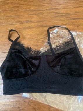 Black Lace Velvet Bralette - Women Intimates & Sleepwear